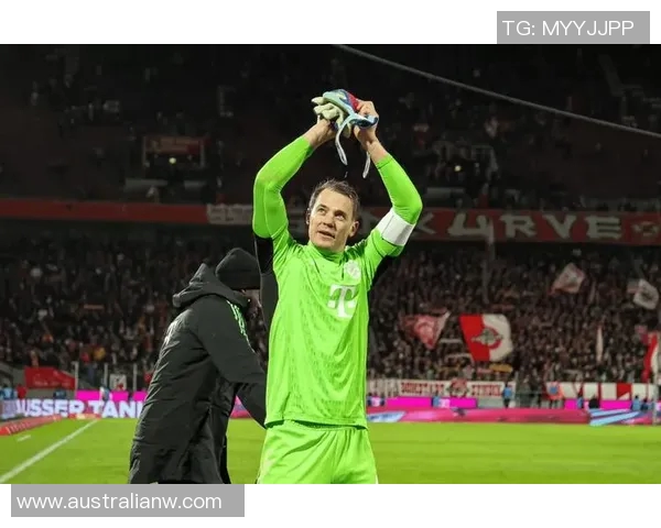 神勇诺伊尔,拜仁门将频频制敌子弟 神勇诺伊尔,拜仁门将频频制敌子弟